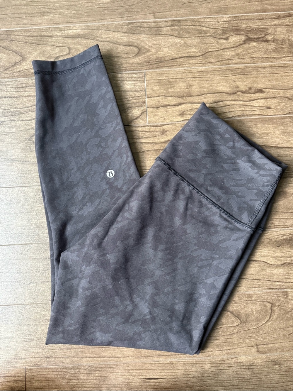 Lululemon Wunder Train Leggings – Size 10 (Crop 23”)